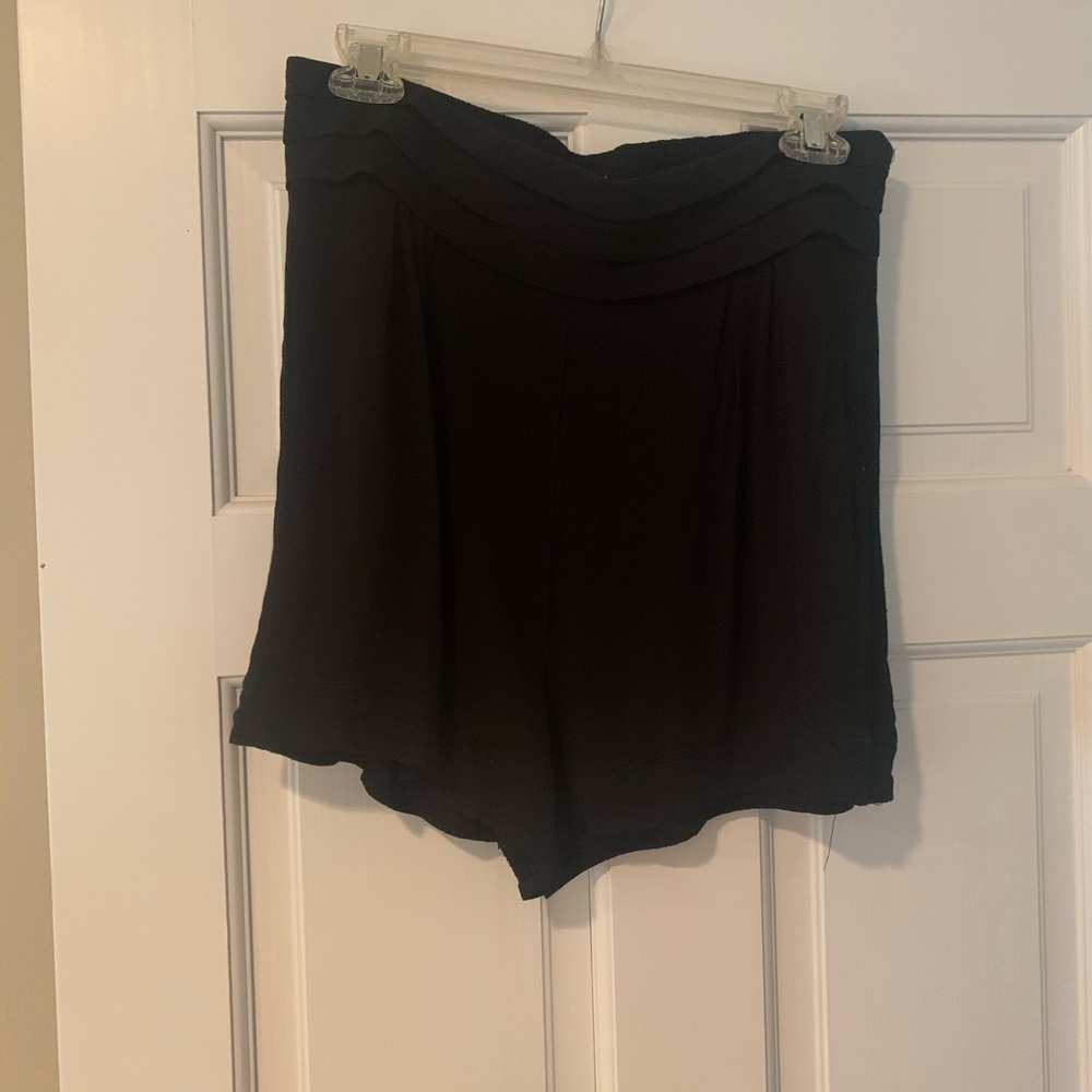 Anthropologie Kimchi Blue Flowy Shorts